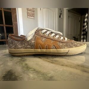 Michael‎ Kors Brown Tan Logo Low Top Lace Up Sneakers Womens Size 7